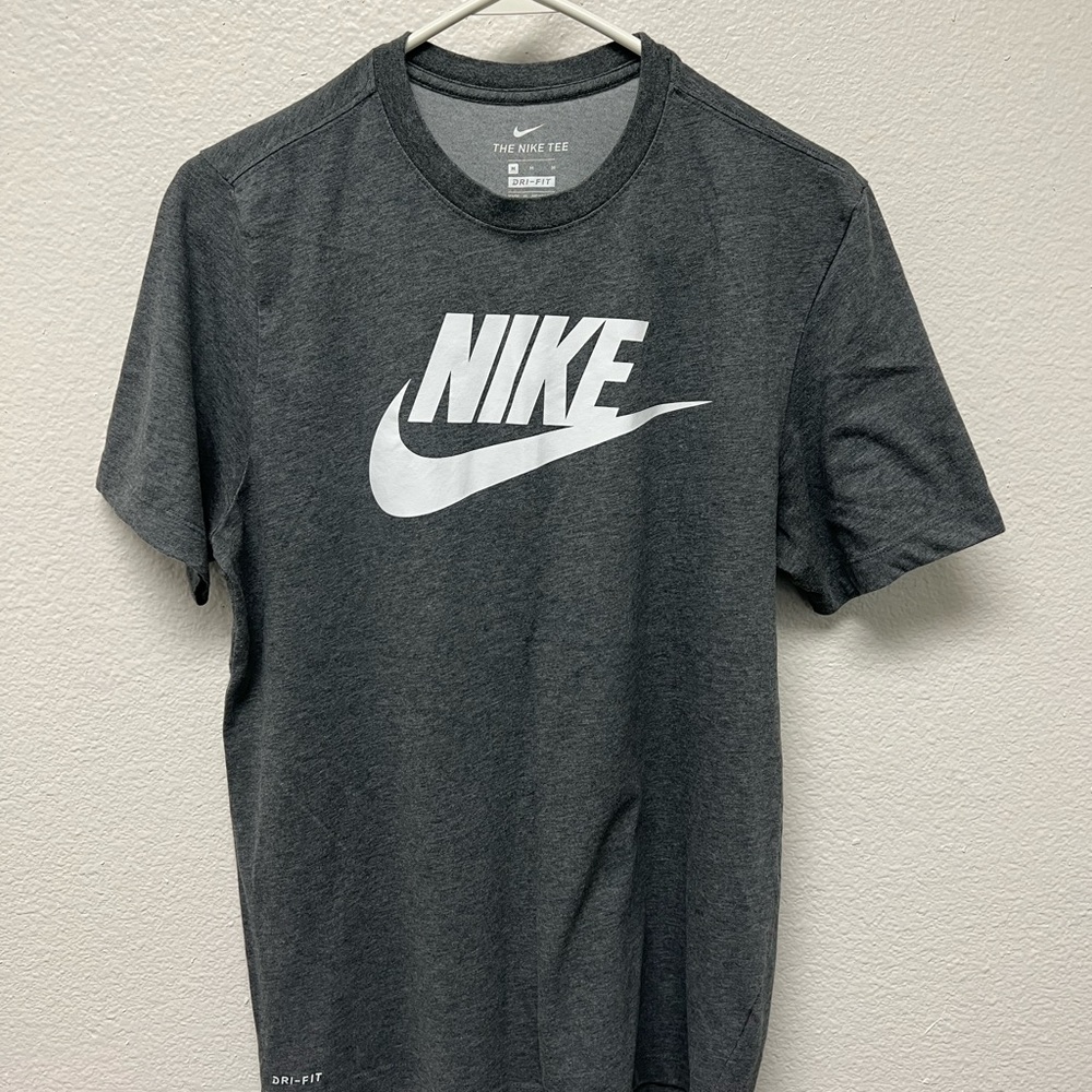 Nike Ace logo Dri-fit T shirt size Medium gray
